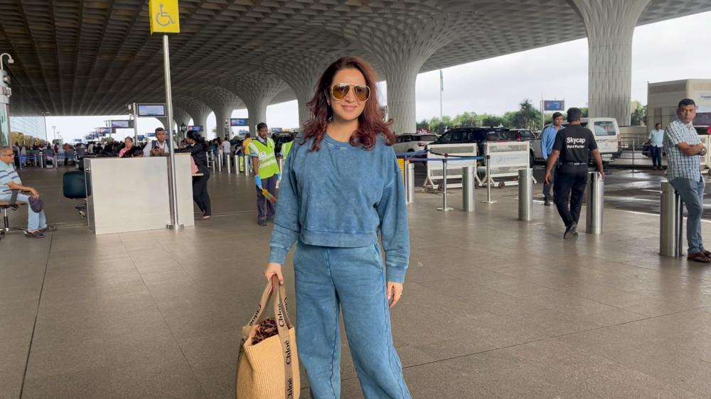tisca-chopra-looked-elegant-and-stylish-catching-everyone-s-attention-with-her-travel-ensemble